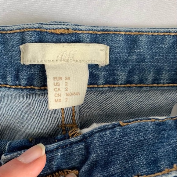 H&M denim shorts - Picture 2 of 2
